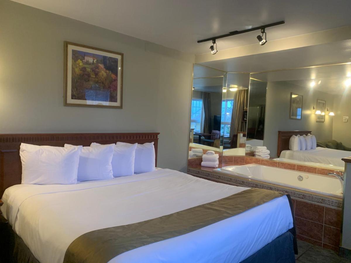 Hotel And Suites Les Laurentides Saint-Sauveur Екстер'єр фото
