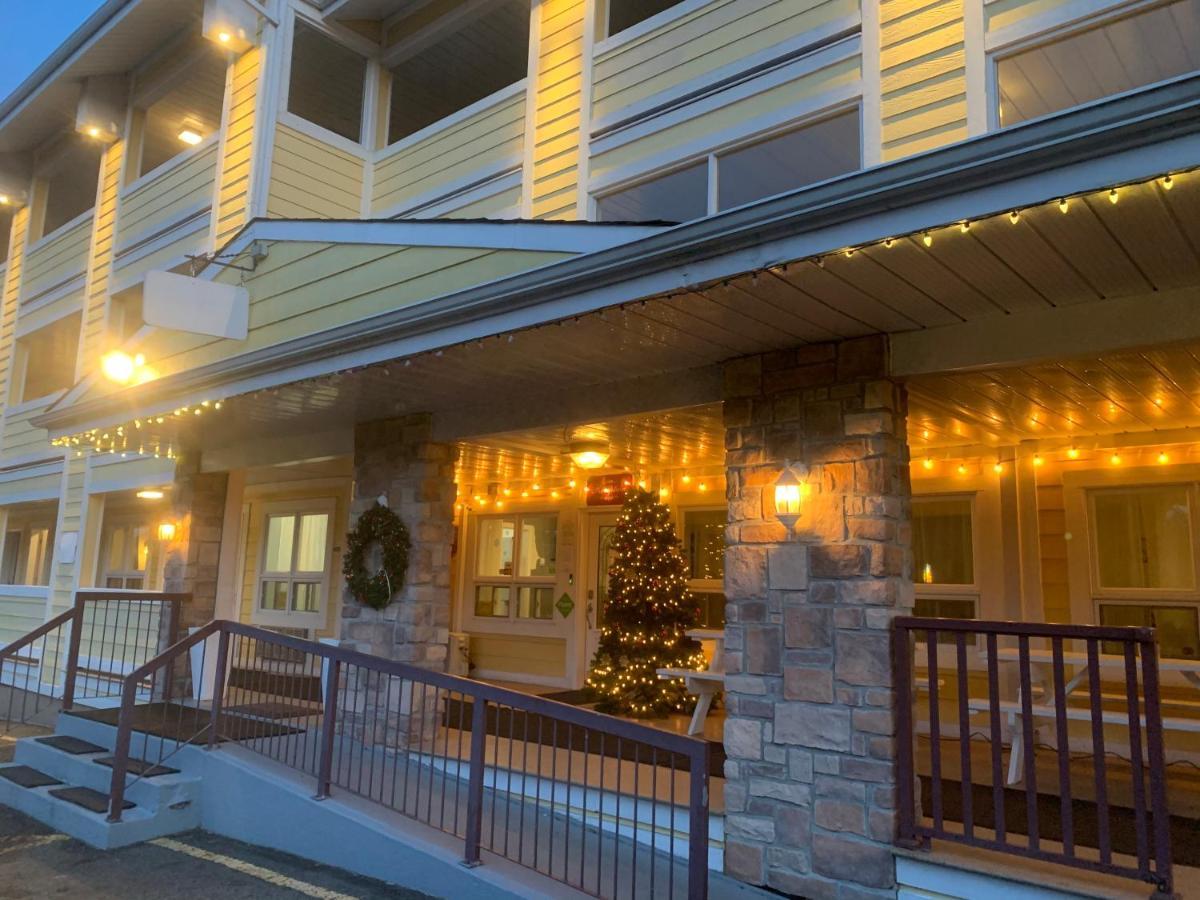 Hotel And Suites Les Laurentides Saint-Sauveur Екстер'єр фото