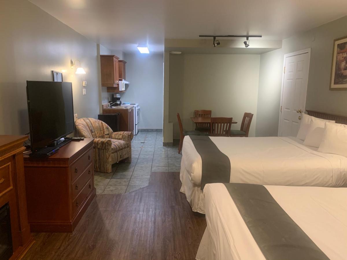 Hotel And Suites Les Laurentides Saint-Sauveur Екстер'єр фото
