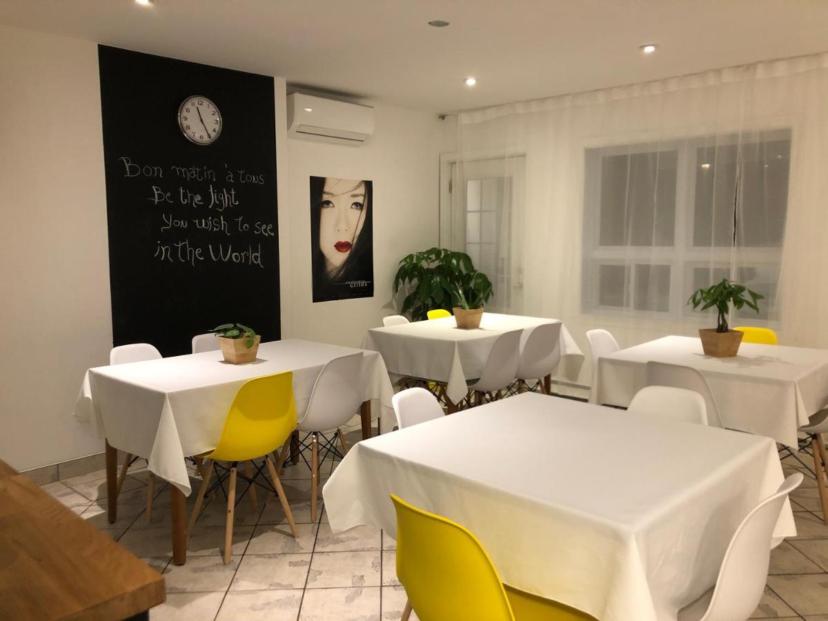Hotel And Suites Les Laurentides Saint-Sauveur Екстер'єр фото